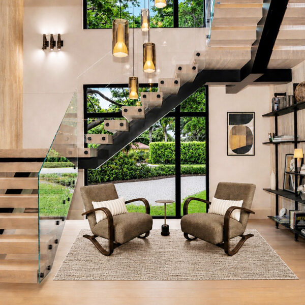 ROI-GALLERY-STAIRCASE-WITH-STAGING